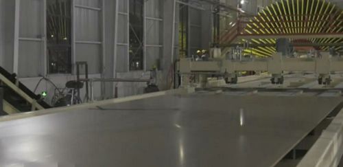 巴中易生活年產(chǎn)60萬(wàn)立方米刨花板項(xiàng)目首板成功下線(xiàn)，開(kāi)啟綠色家居新篇章